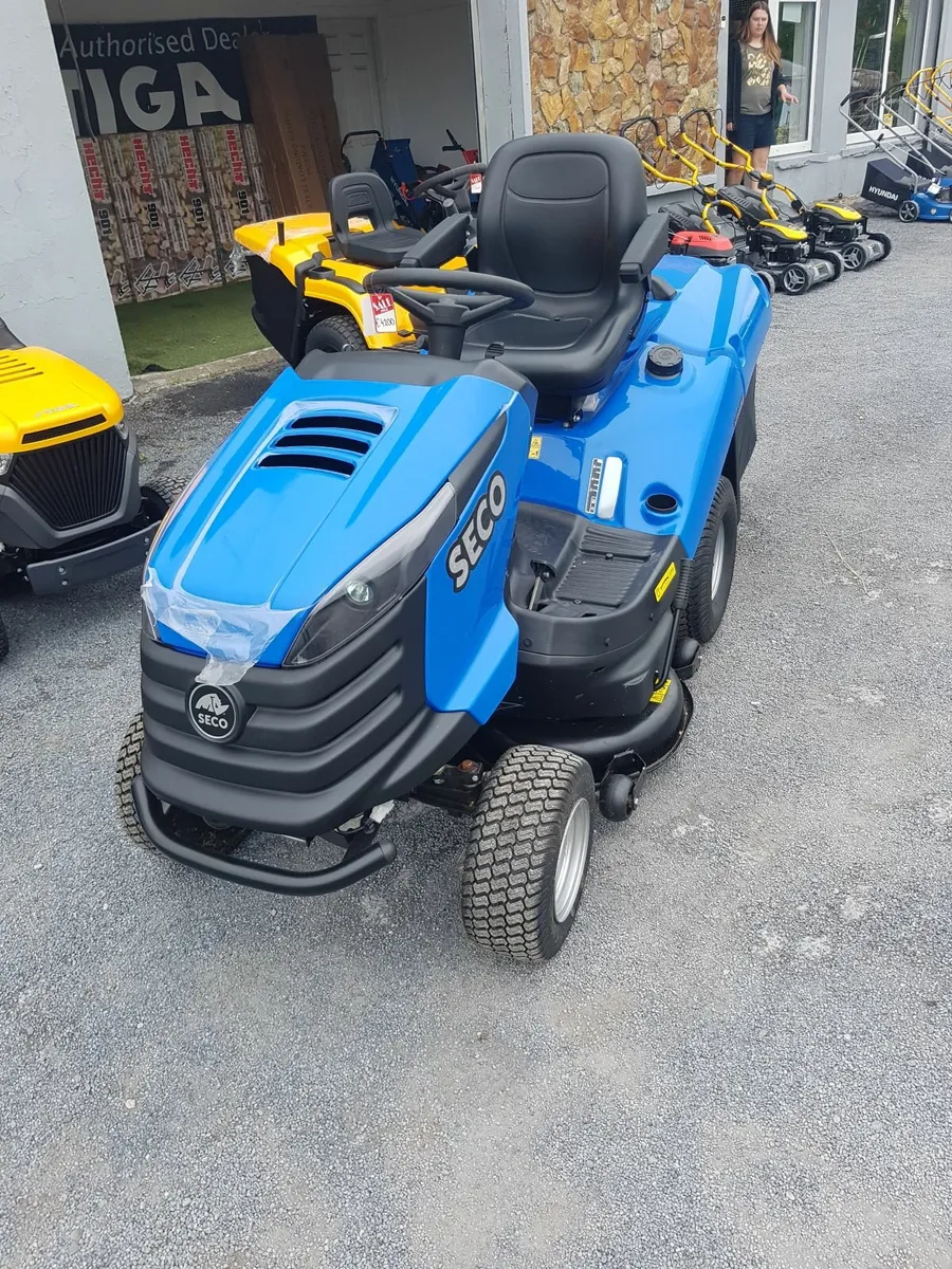 SECO STARJET V-TWIN RIDE ON MOWER - LAST ONE OFFER - Image 4