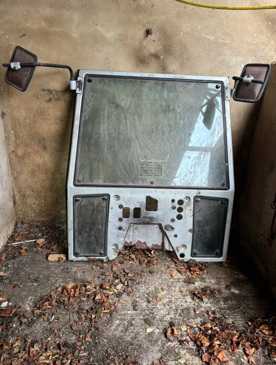 Front of cab Massey 600 series - Image 1