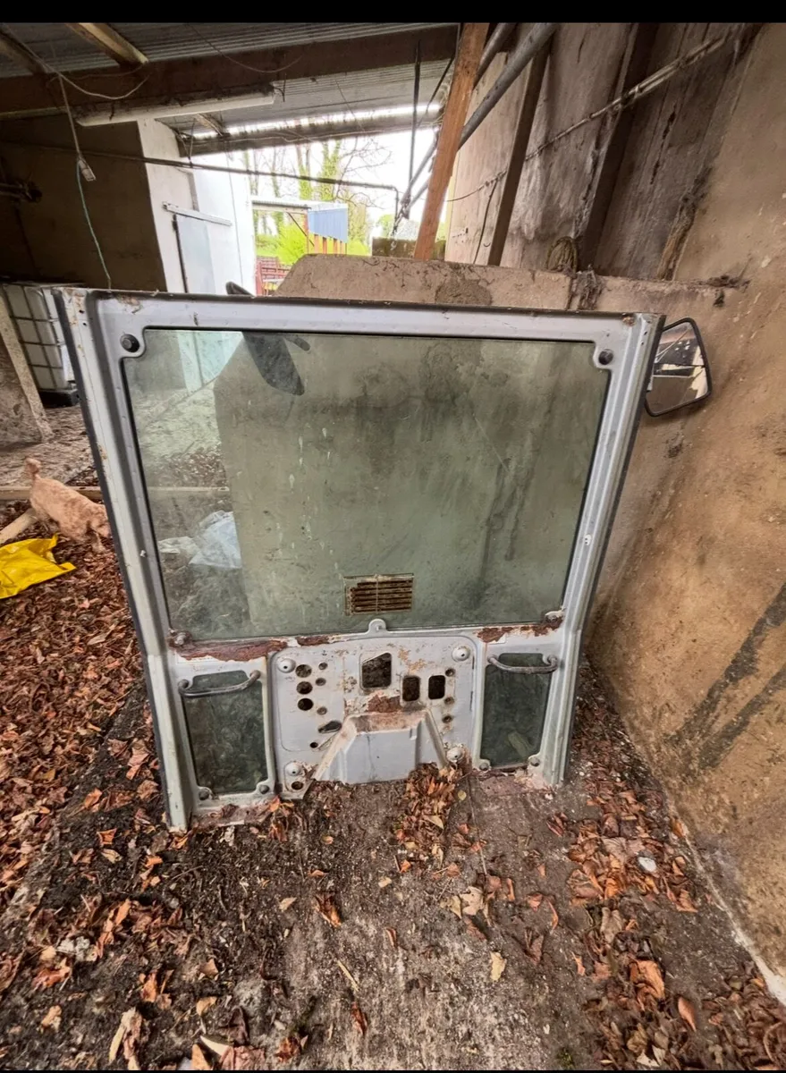 Front of cab Massey 600 series - Image 2