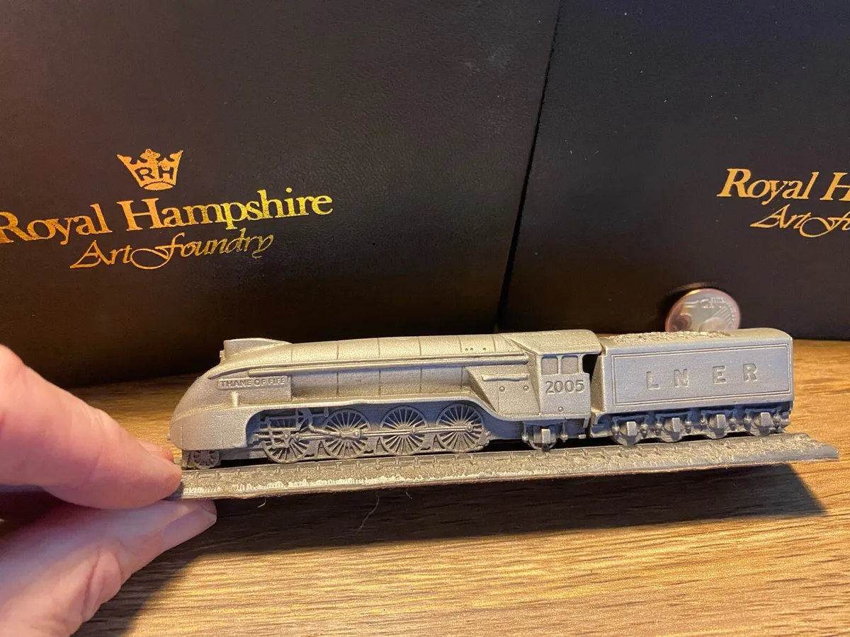 Trains Royal Hampshire cast models. - Image 2