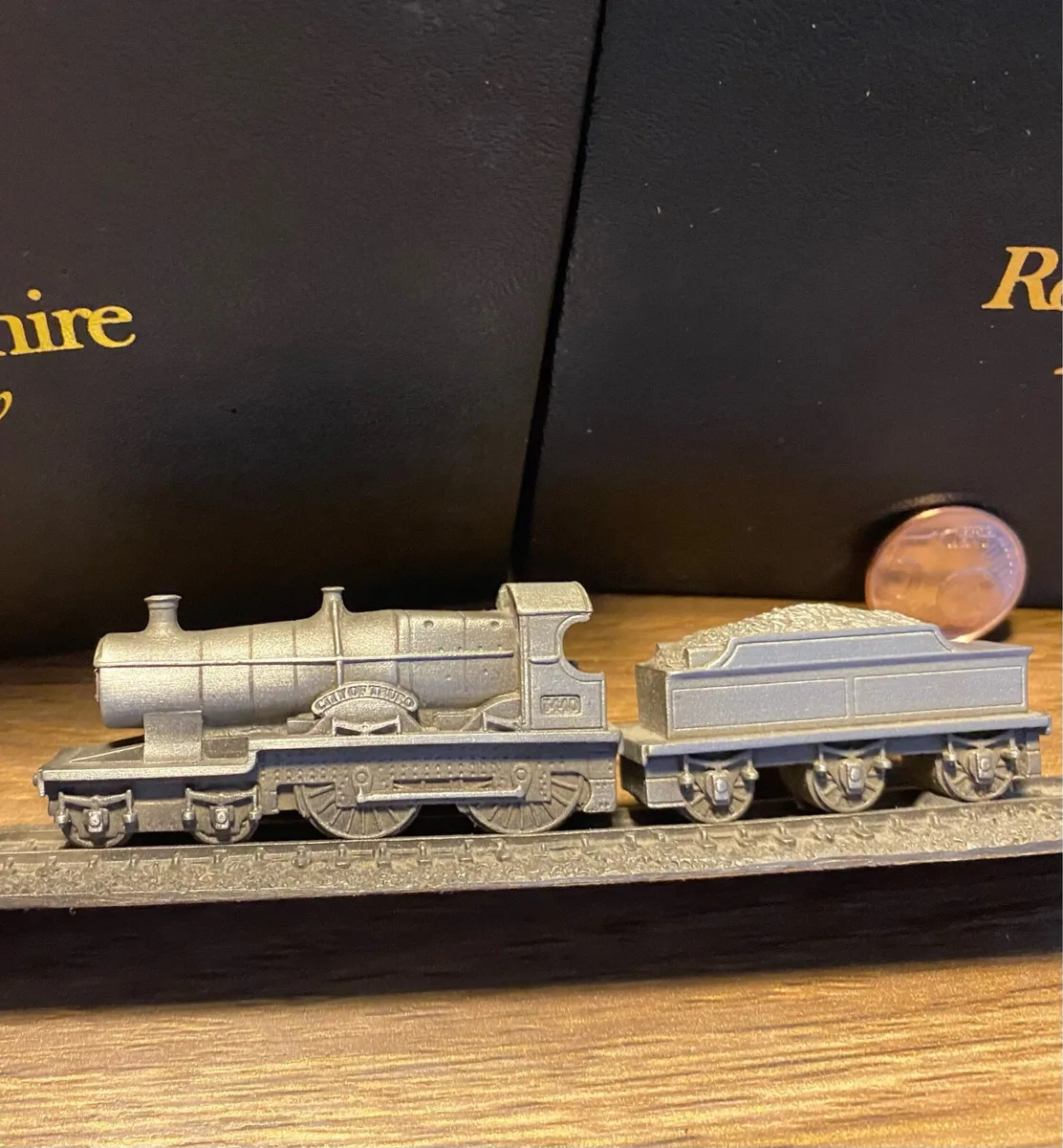 Trains Royal Hampshire cast models. - Image 3