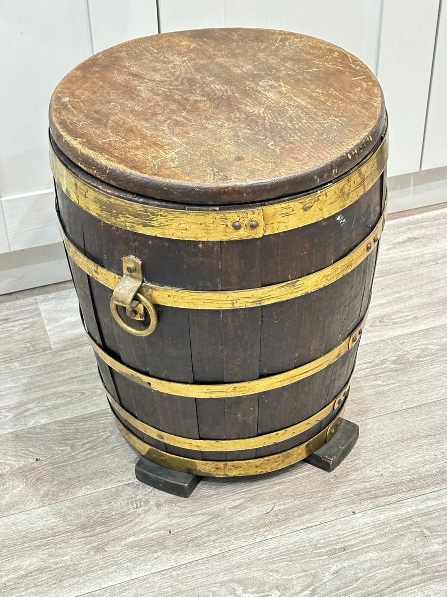 Small wooden barrel - Image 1
