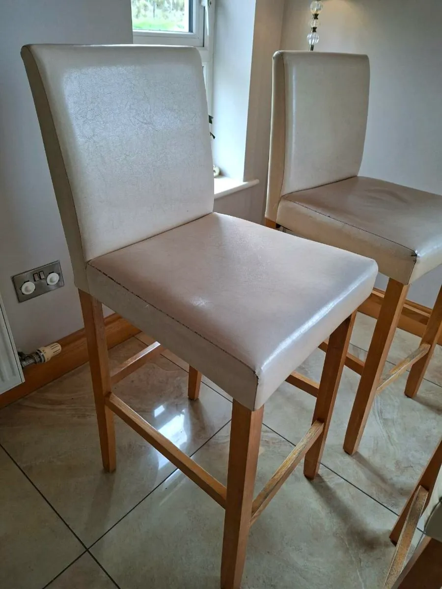 Kitchen island seats - Image 2