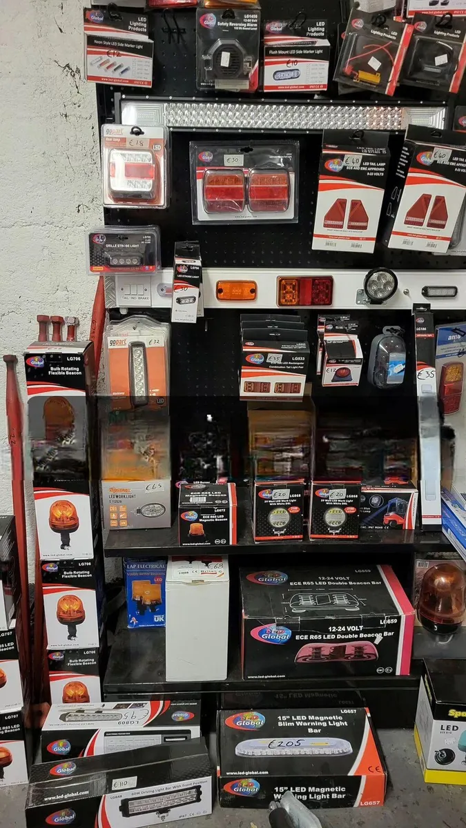 Tractor/trailer lighting stock - Image 1