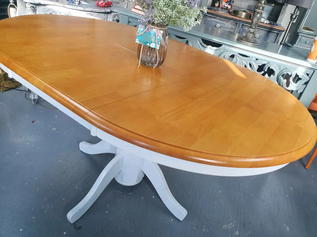 6 seater extendable Dining table - Image 1