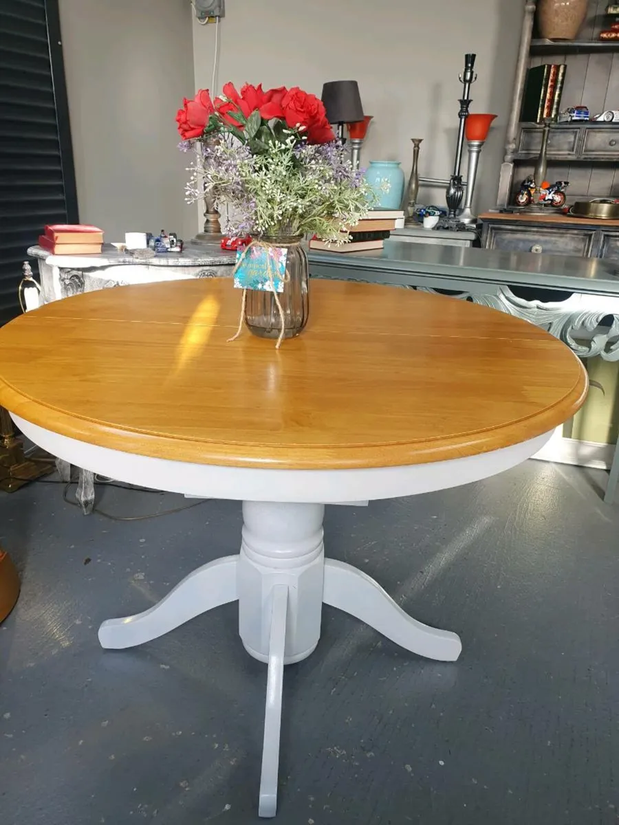 6 seater extendable Dining table - Image 3