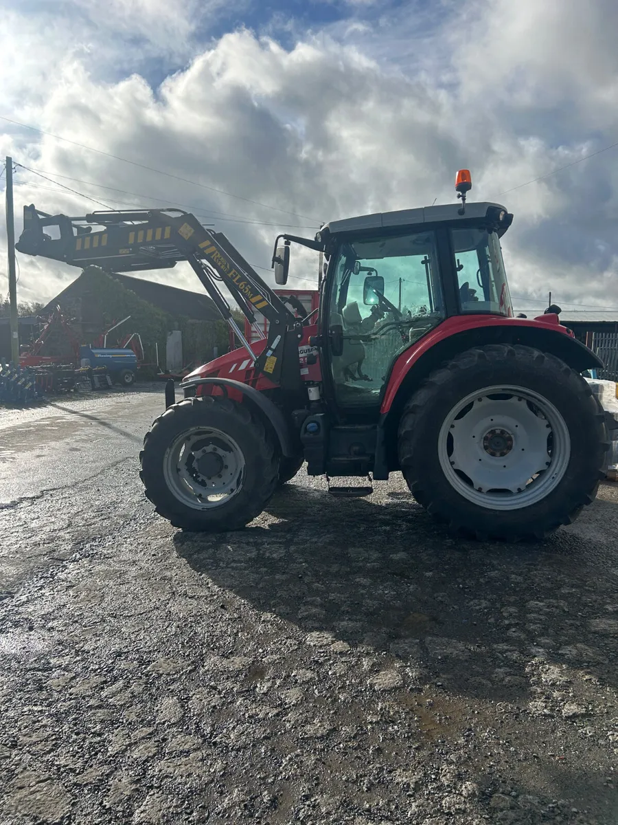 2017 Massey Ferguson 5712 c/w Loader - Image 2