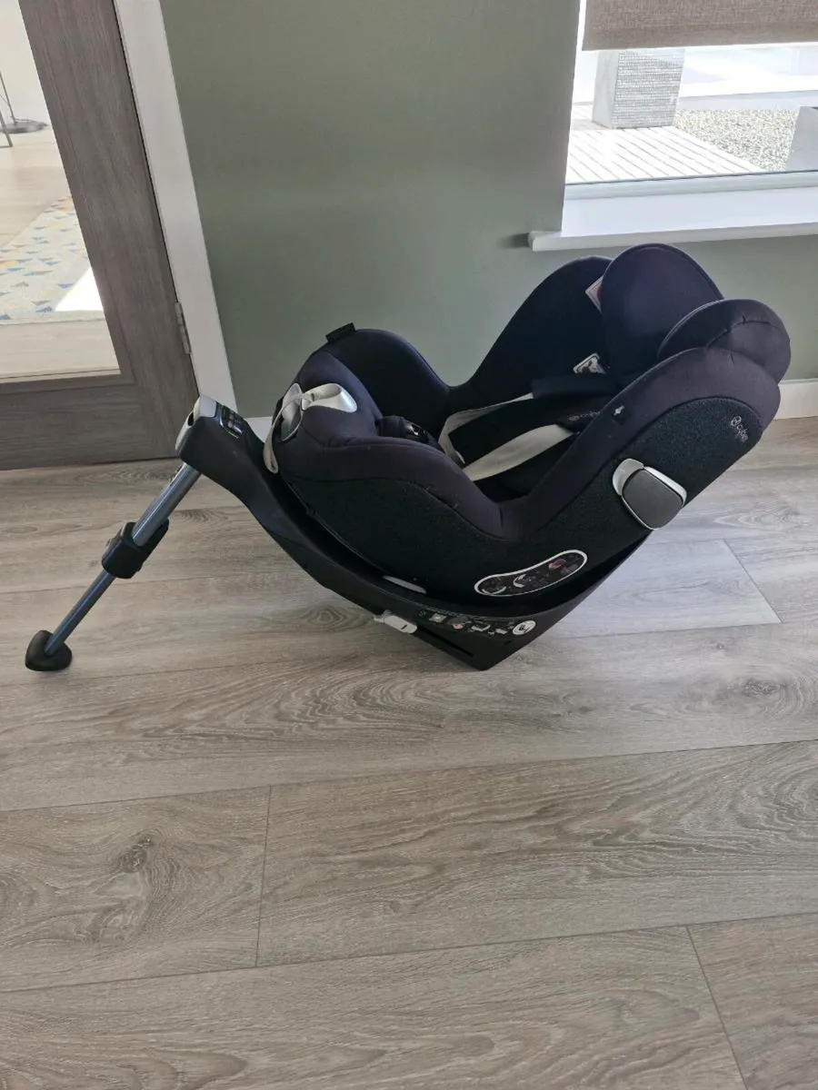 Baby seat - Image 1