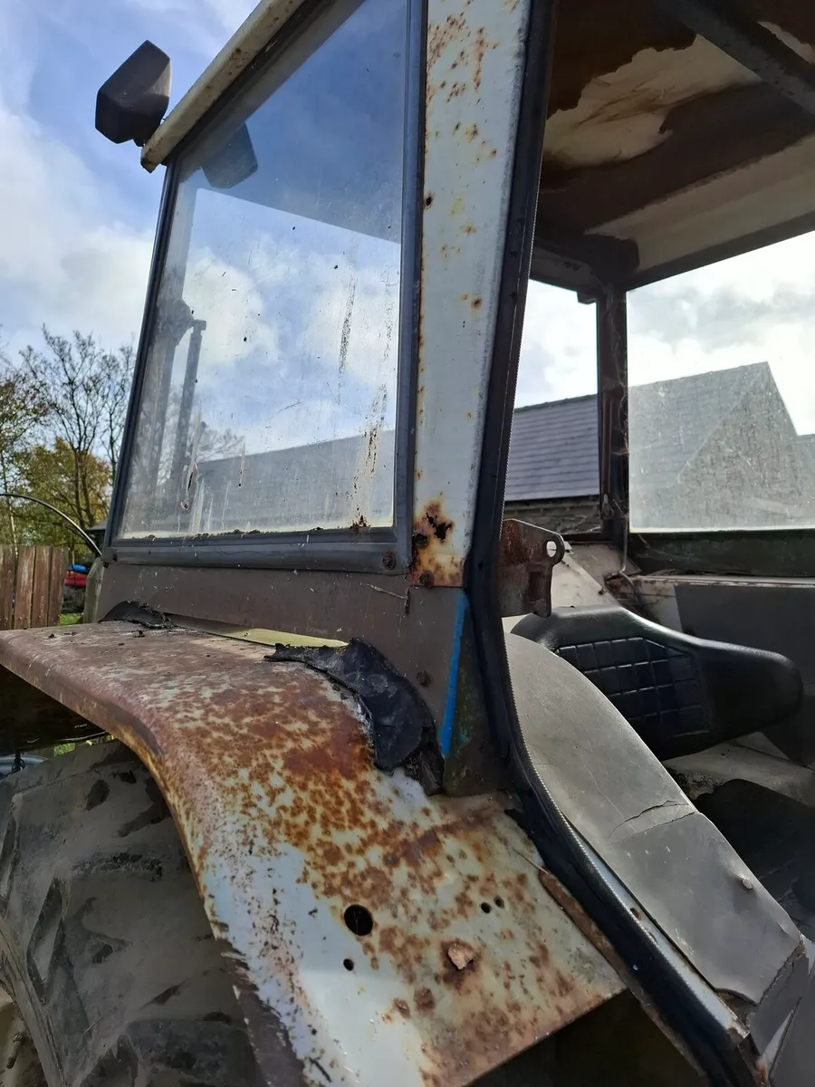 Fritzmeier tractor cab . - Image 4