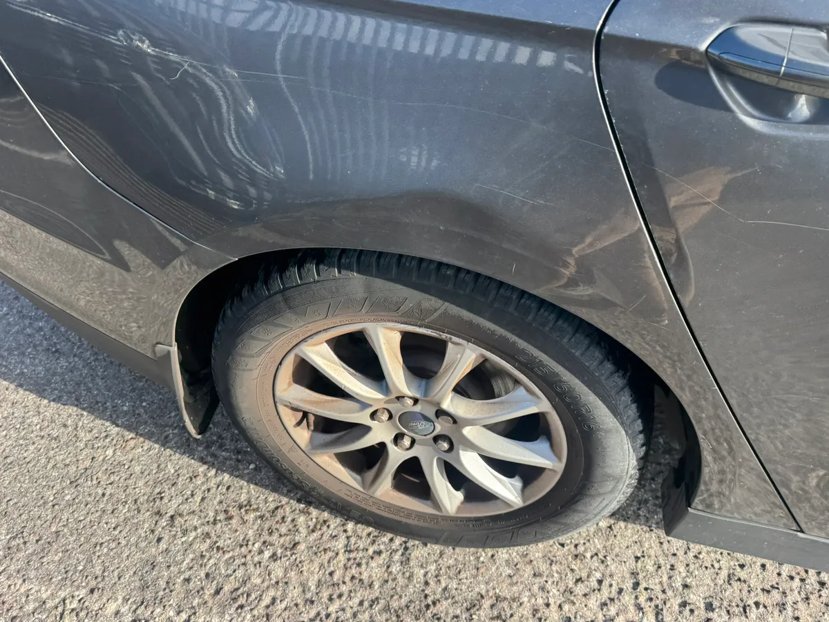 151 mondeo driving well needs body work - Image 3