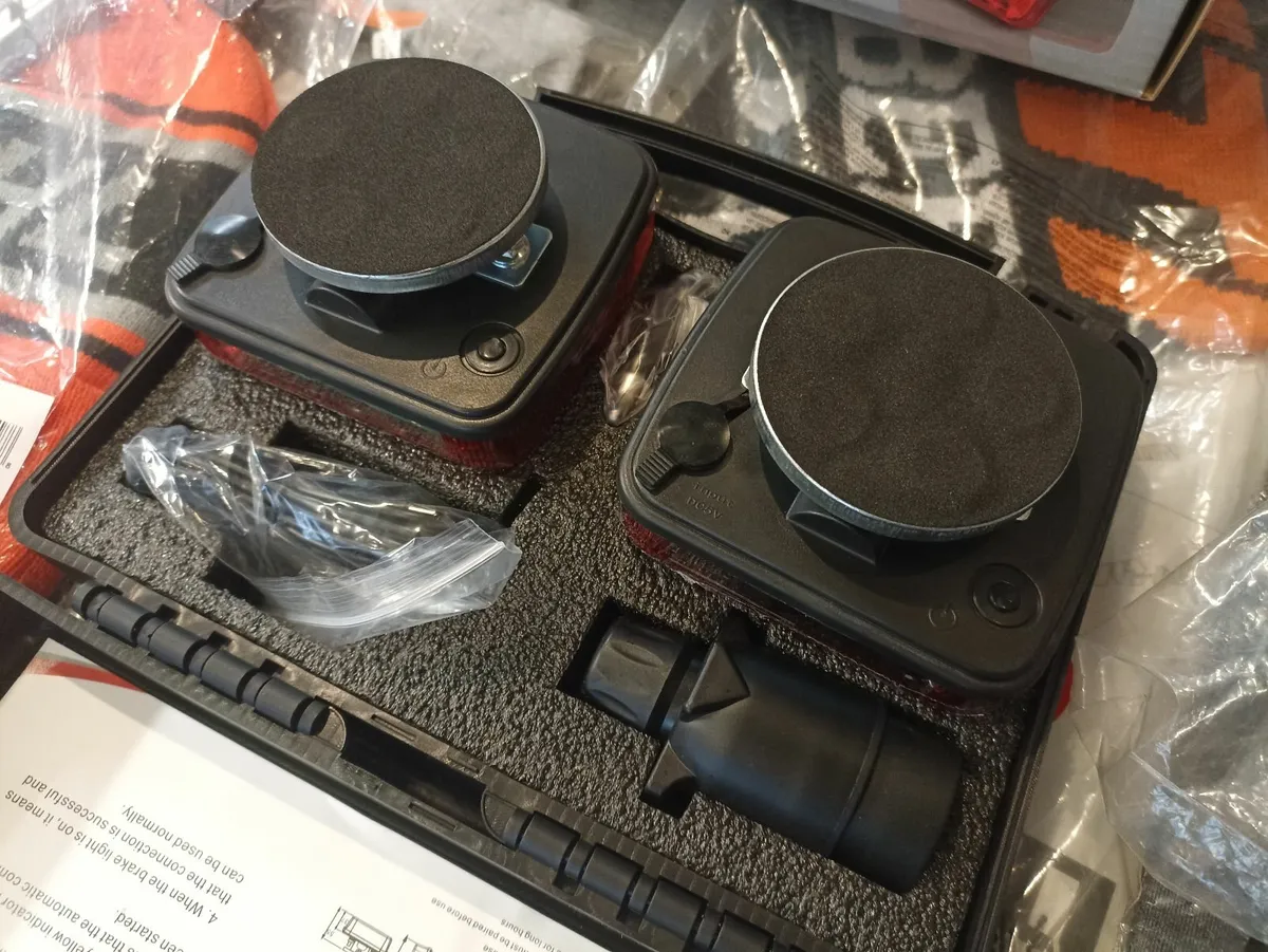 MAGNETIC WIRELESS LIGHTS - FOR SALE - Image 2