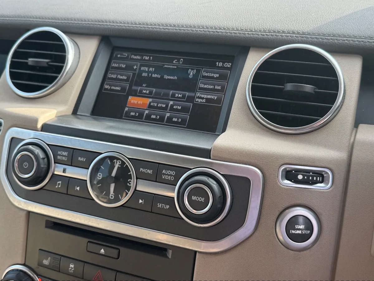 Land Rover Discovery 2015 - Image 4