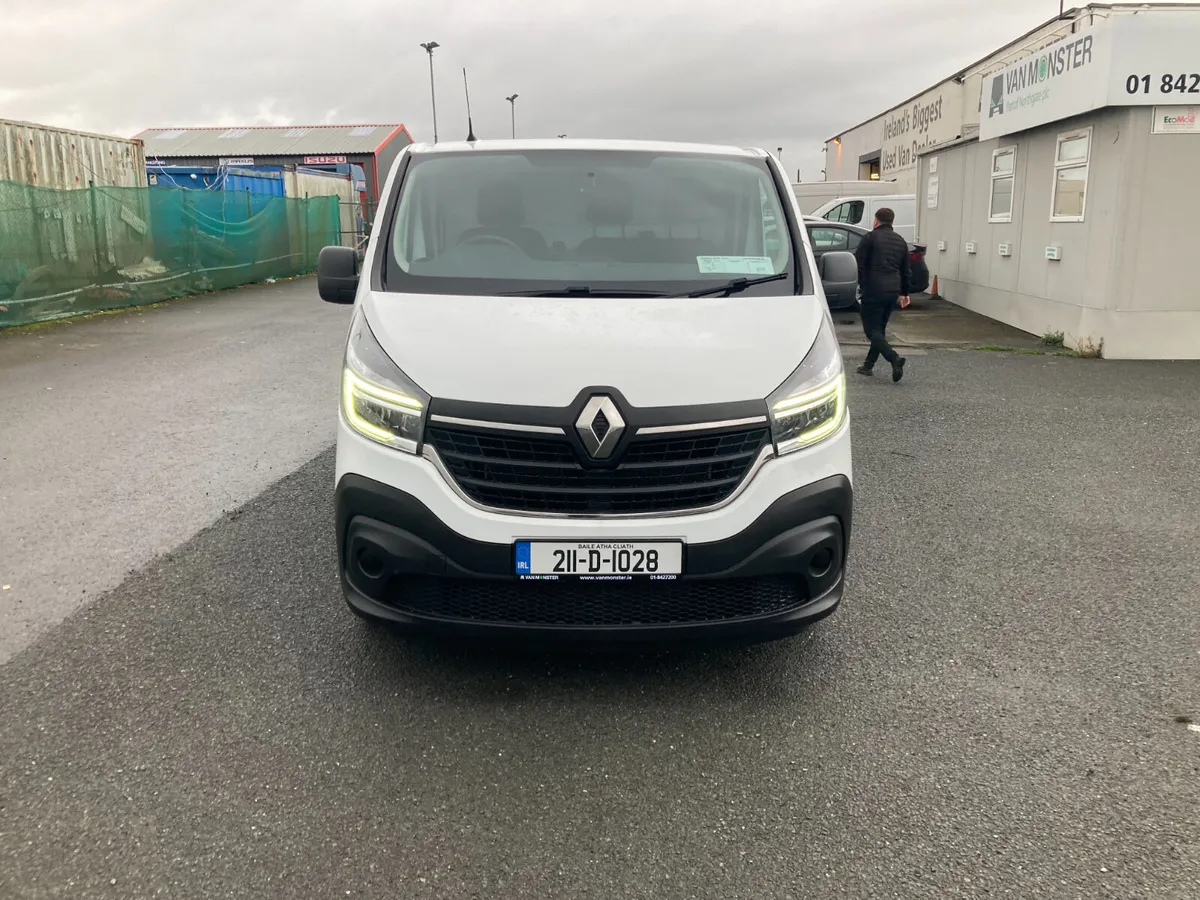Renault Trafic 2021 - Image 2