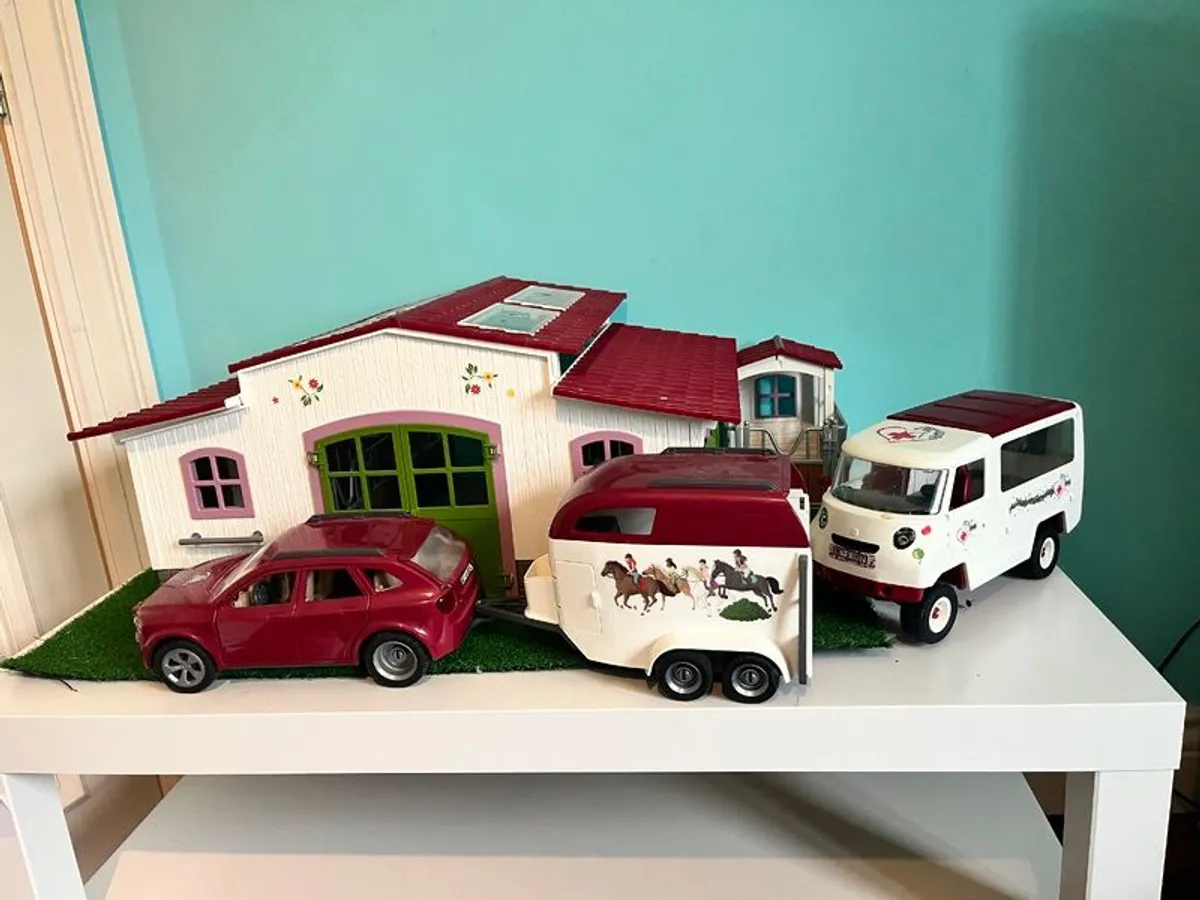 Schleich horse bundle- excellent condition and price - Image 1