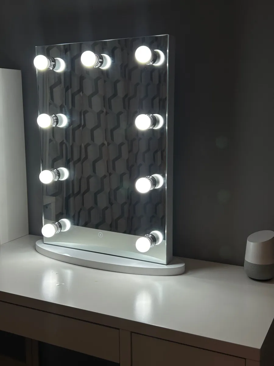 Vanity Desk and mirror - Image 4