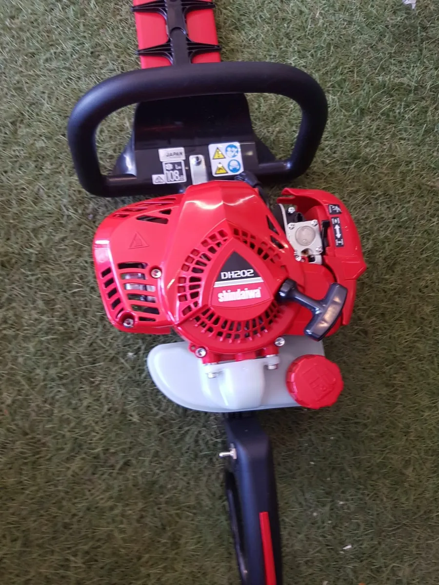 SHINDAIWA PETROL HEDGETRIMMER - FOR SALE - Image 2