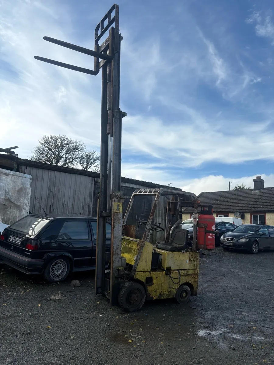 1.5 tonne forklift - Image 1