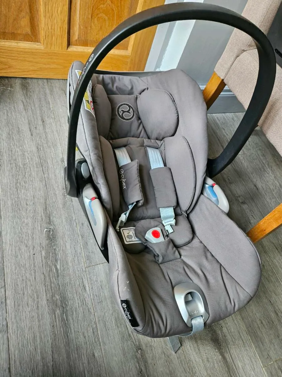 Cybex cloud z car seat and base - Image 3