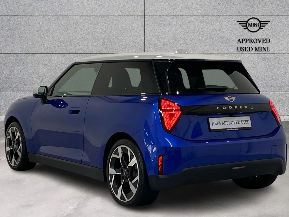 MINI Cooper Cooper SE Classic - Image 3