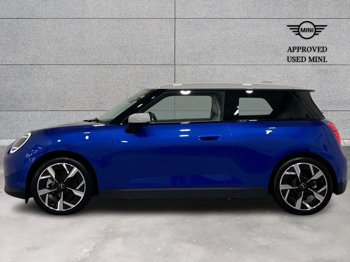 MINI Cooper Cooper SE Classic - Image 4