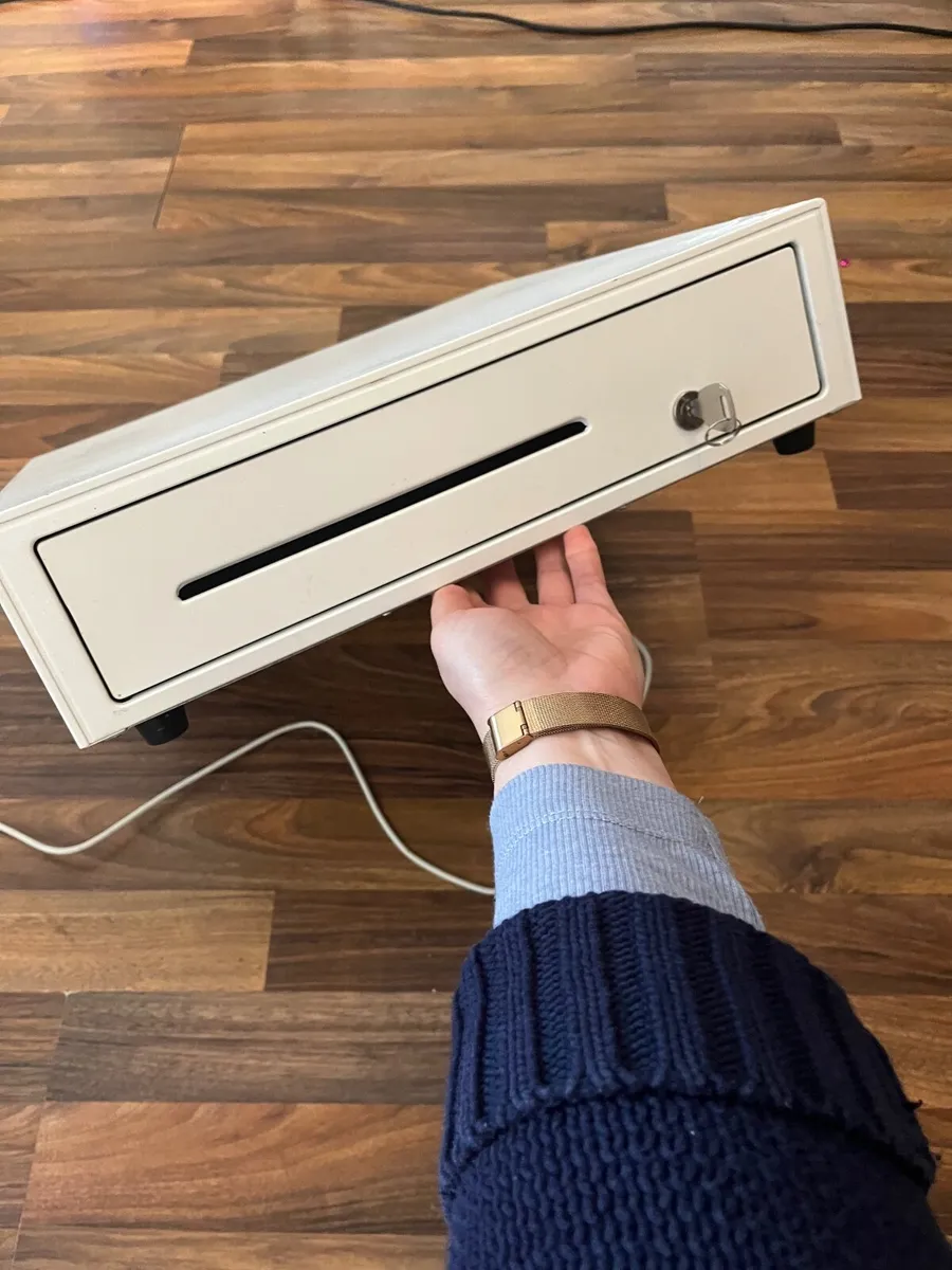 White Cash drawer with 2 keys - Image 4