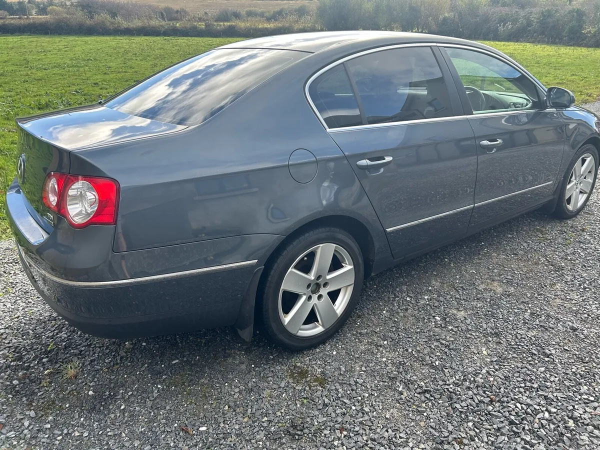 2010 Volkswagen Passat 1.6 - Image 1