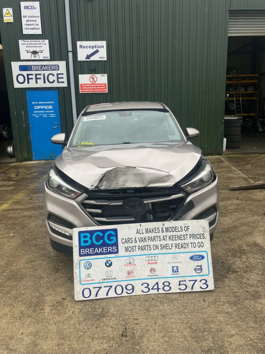 2018 hyundai tucson parts breaking