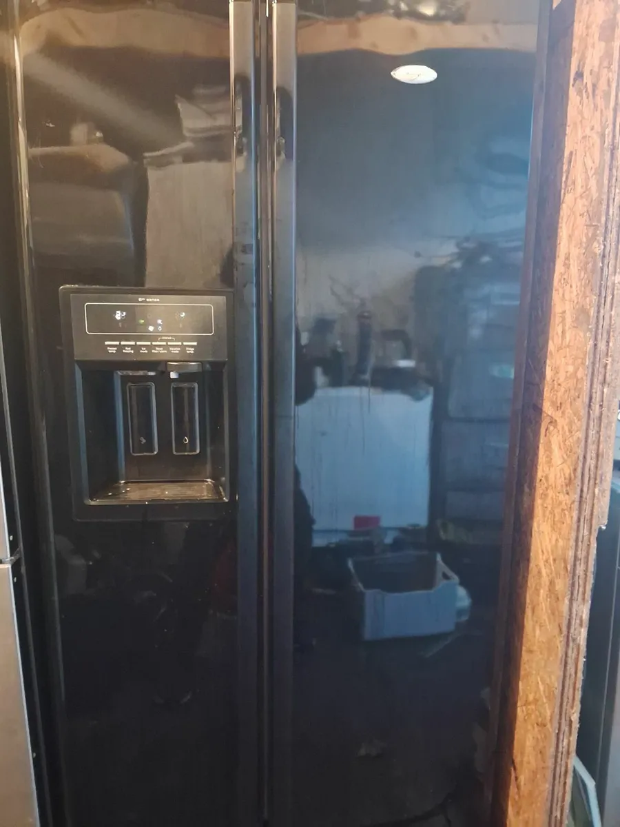 WHIRLPOOL AMERICAN FRIDGE AND FREEZER - Image 1