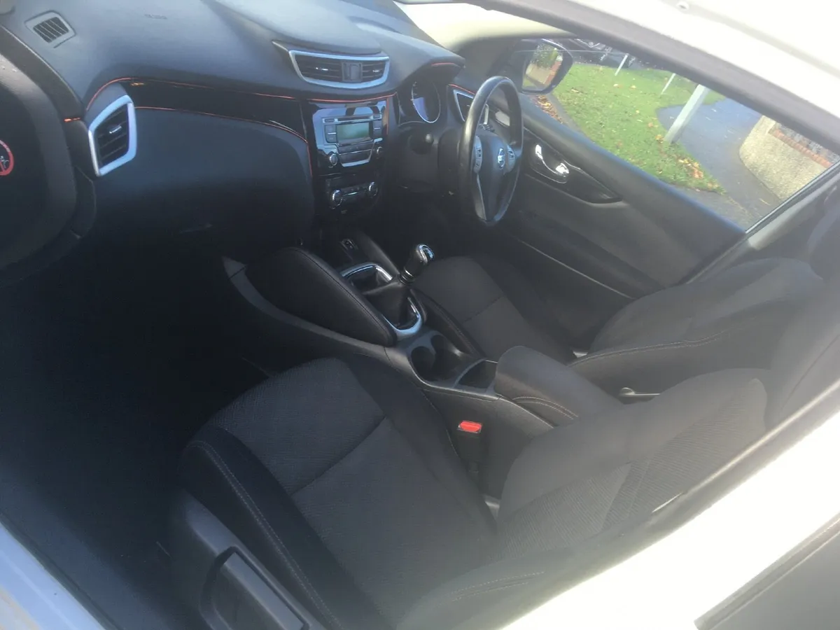 Nissan Qashqai 2015 - Image 2