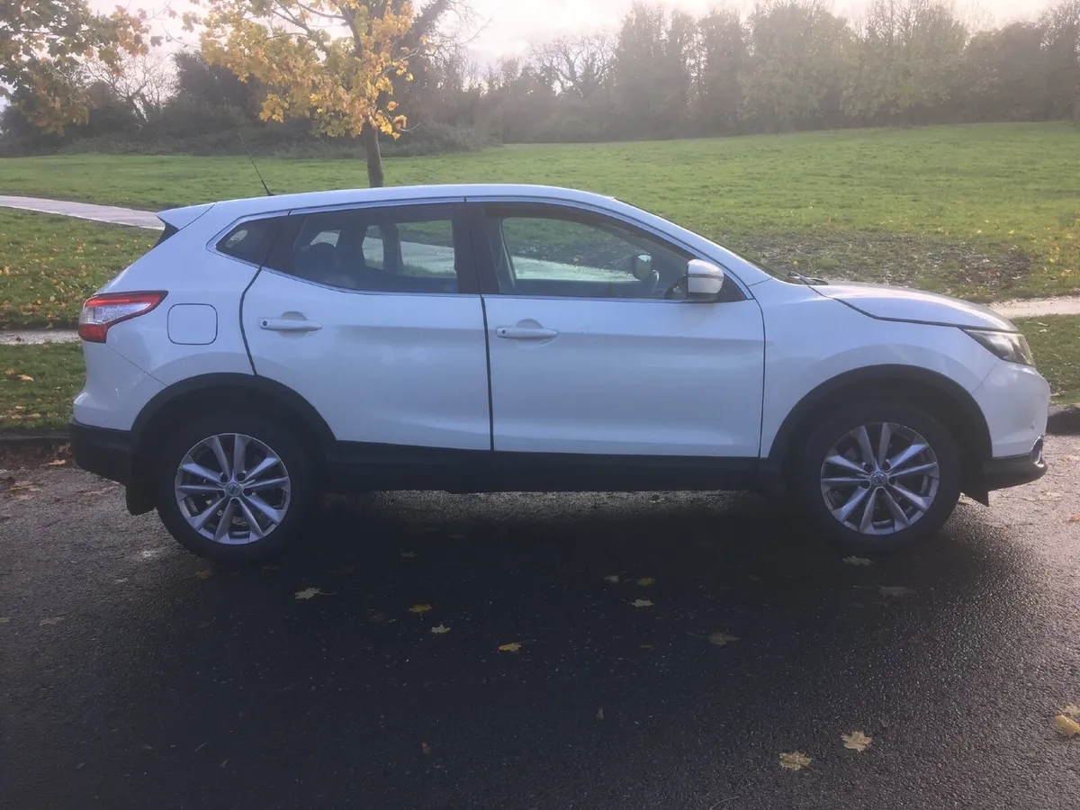 Nissan Qashqai 2015 - Image 1