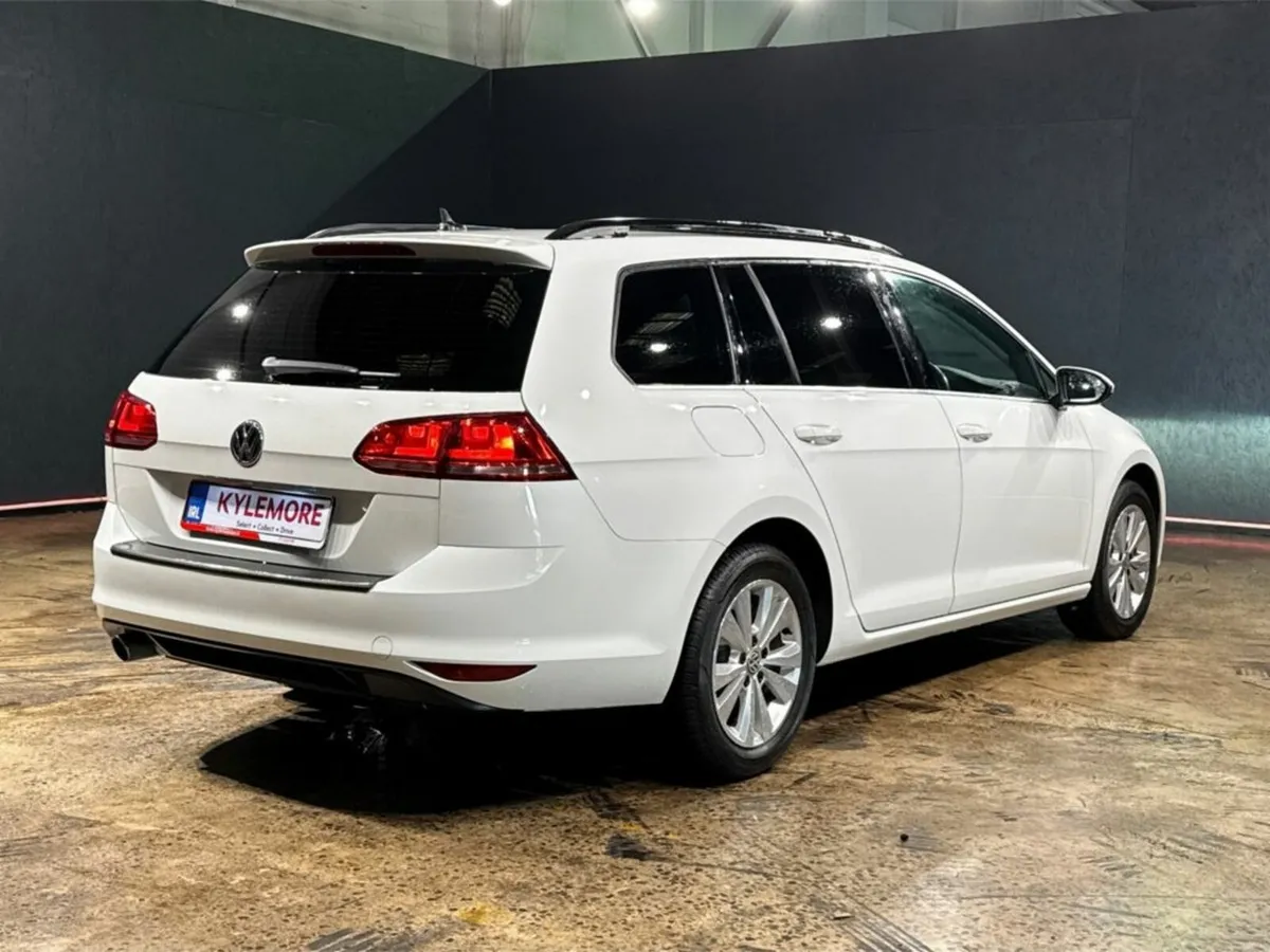 Volkswagen Golf COMFORT LINE - FACTORY ALLOYS - CR - Image 4