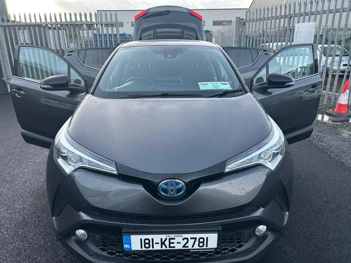 2018 Toyota C-HR HYBRID AUTOMATIC - Image 4