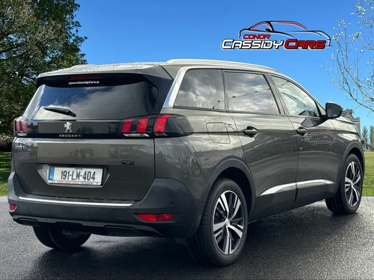 Peugeot 5008 1.5 Allure Blue HDI // 7 SEATS // 12 - Image 2
