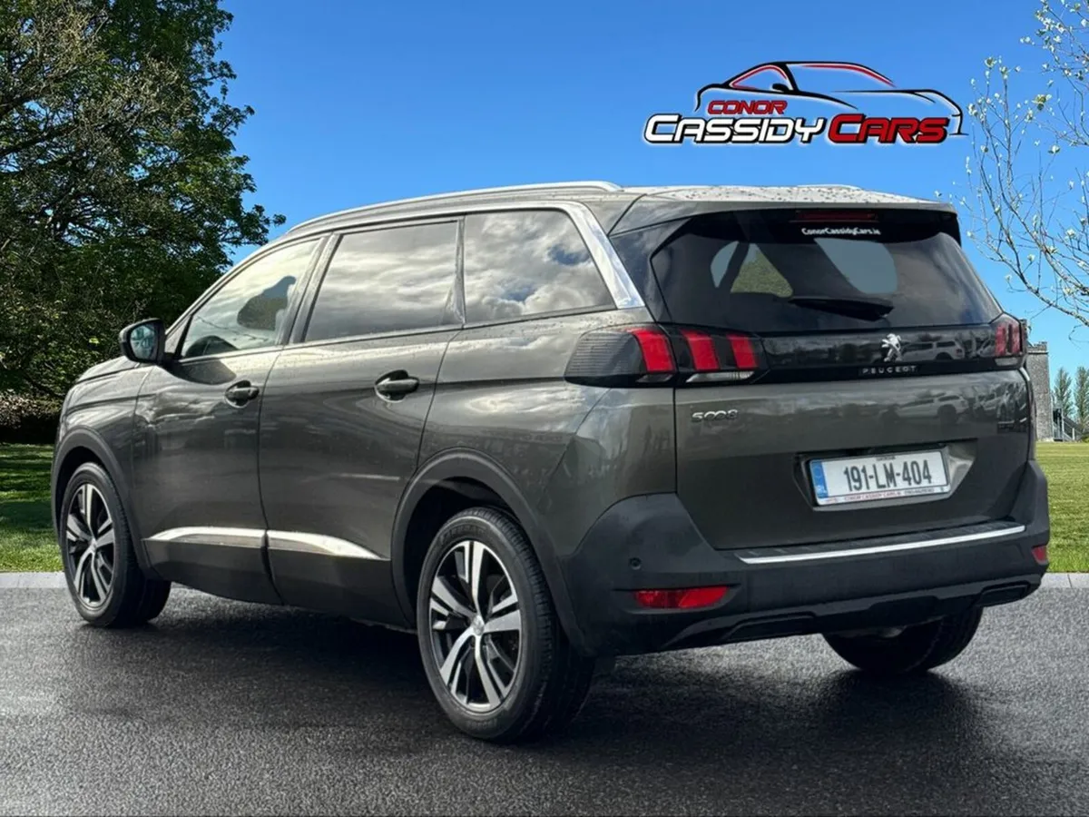 Peugeot 5008 1.5 Allure Blue HDI // 7 SEATS // 12 - Image 3