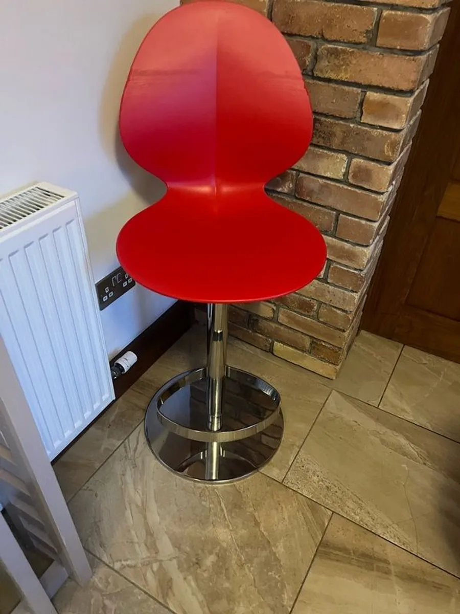 calligaris stool x 2 - Image 1