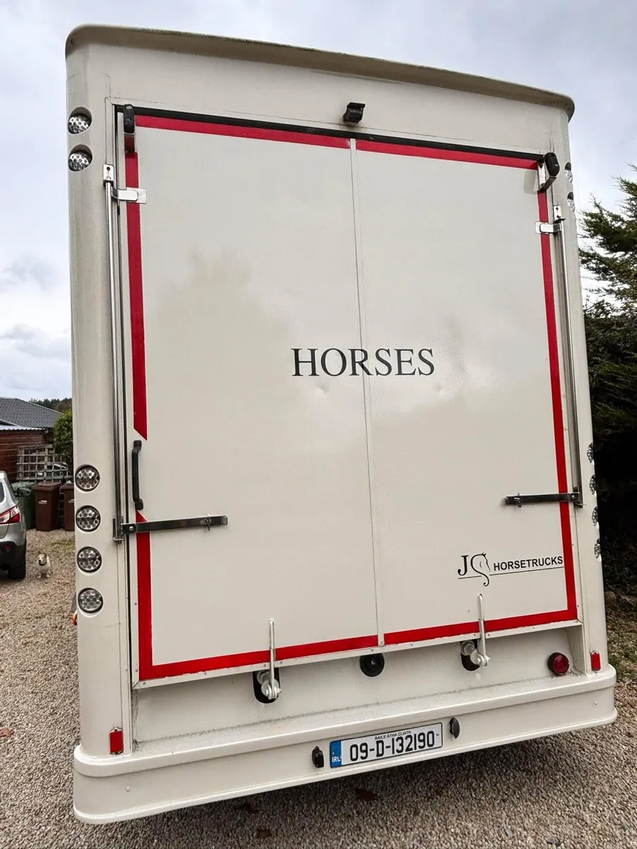 7.5 ton truck - Image 4