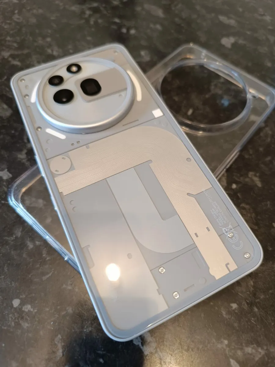 Nothing Phone 3a Pro - Image 2