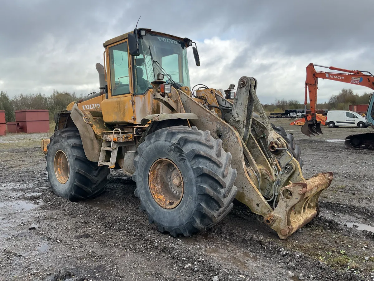 2004 Volvo L110E Loading Shovel For Auction - Image 2