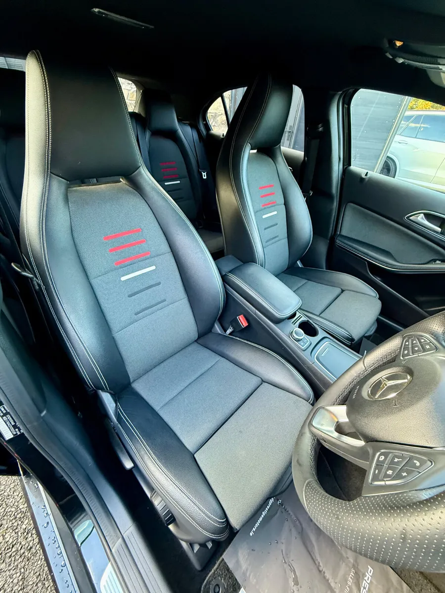 2018 MERCEDES A CLASS A180 AMG LINE AUTO - Image 4