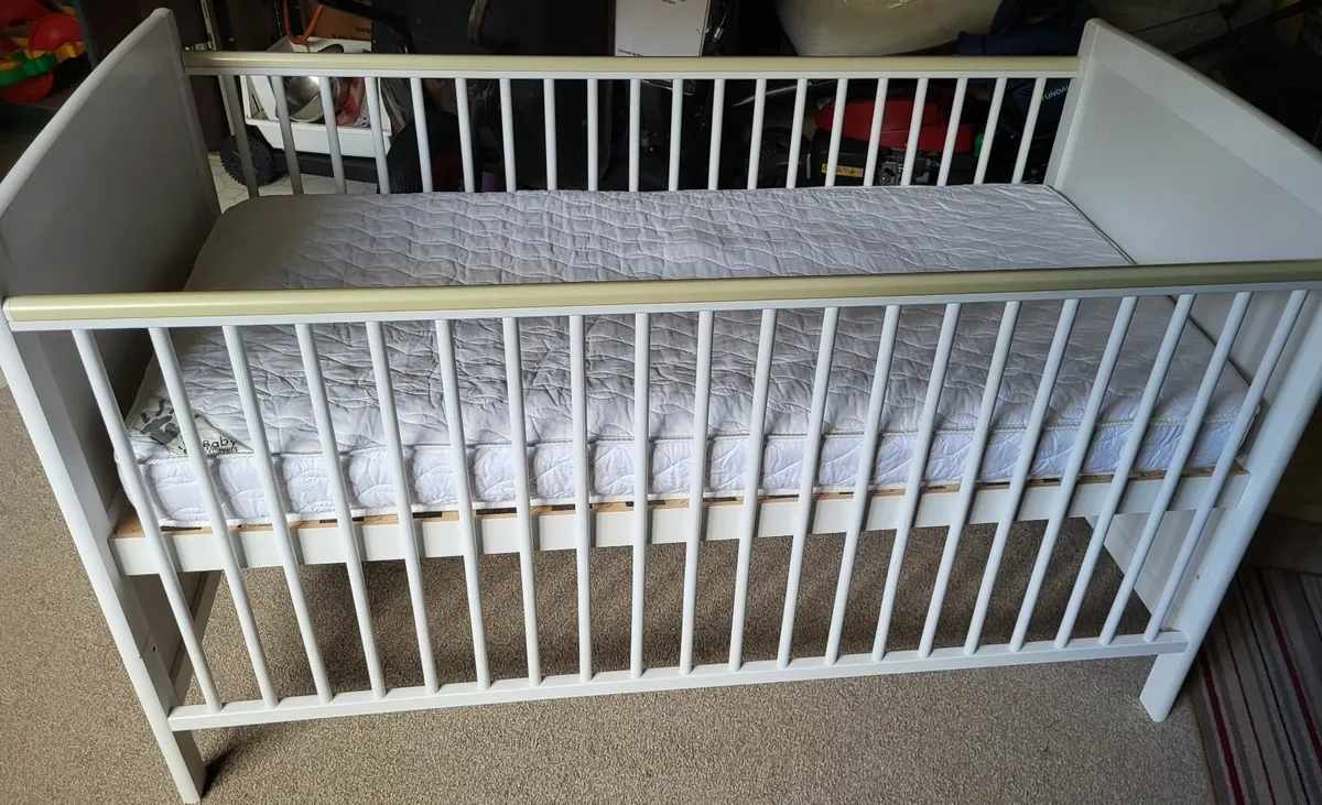 Baby cot - Image 4