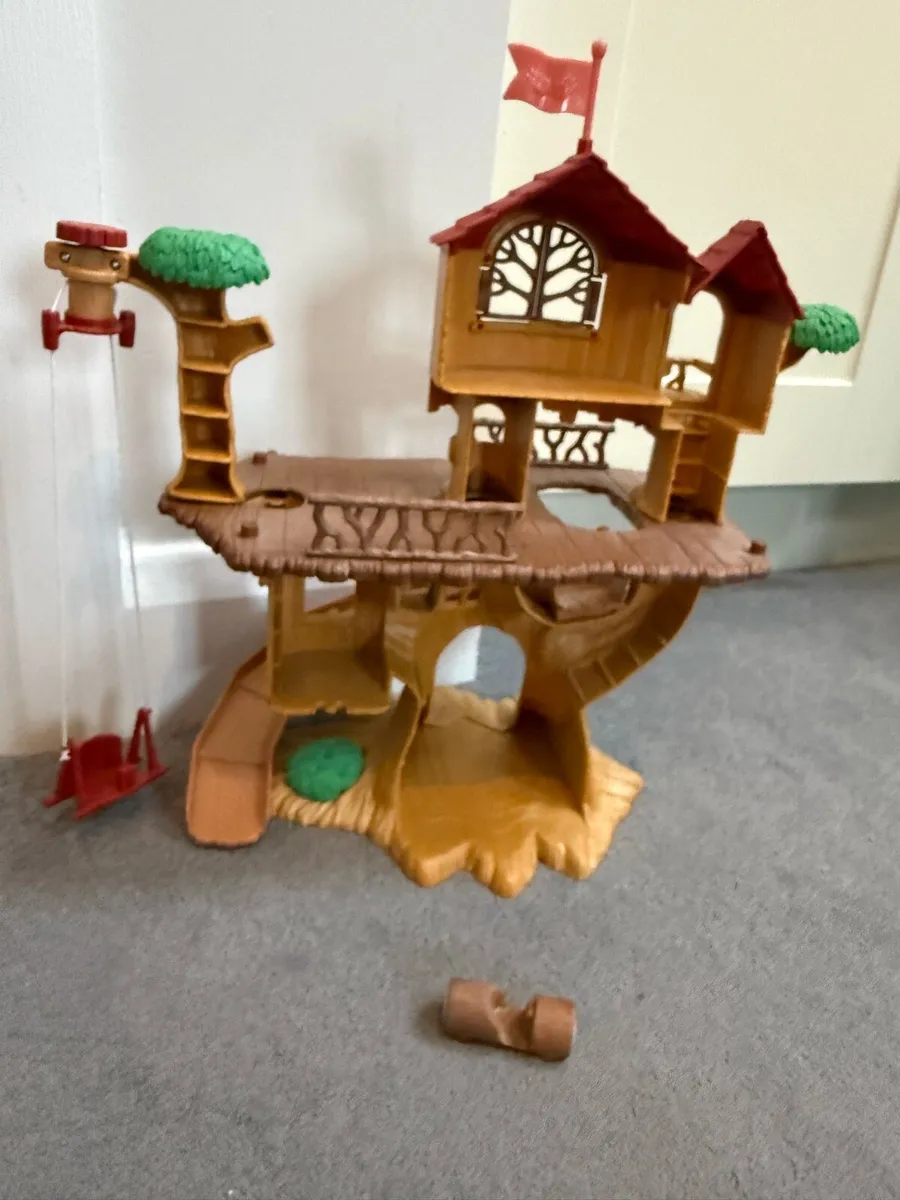 Sylvanian Families Adventure Treehouse & Lodge - Image 4