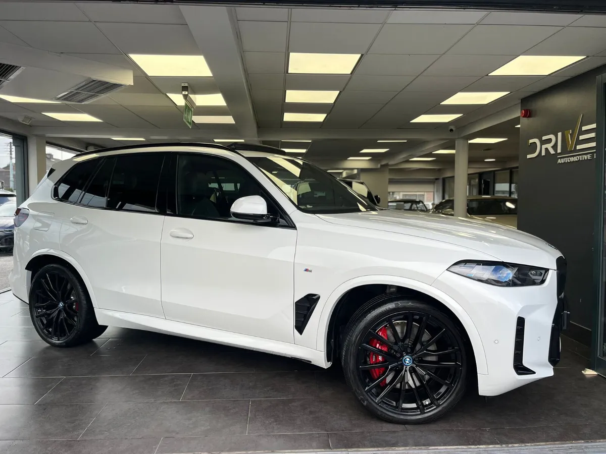 251D BMW X5 50E M-SPORT - Image 1