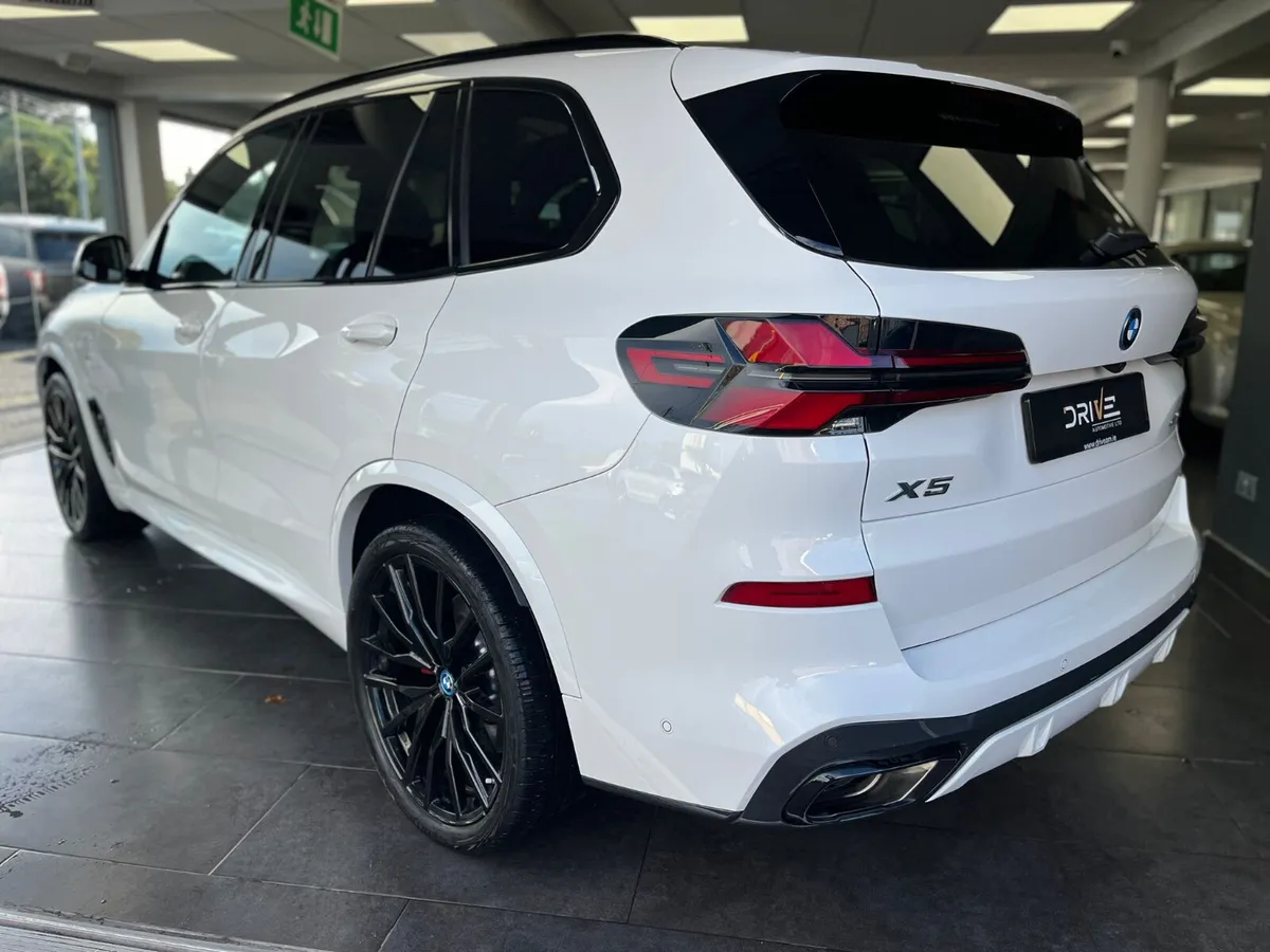 251D BMW X5 50E M-SPORT - Image 3