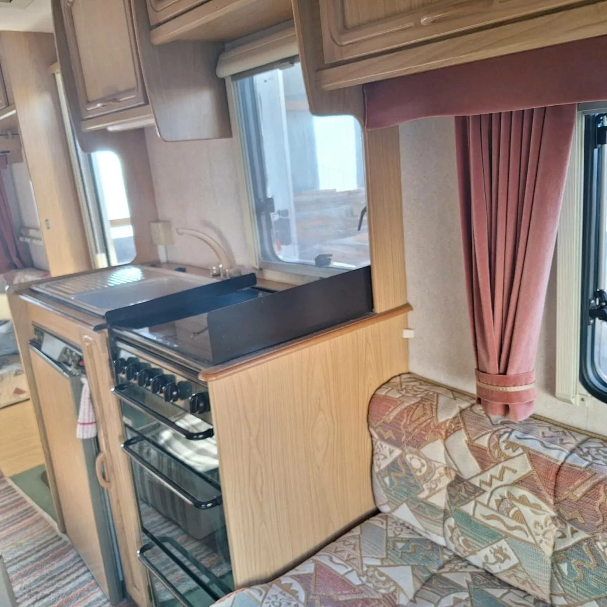 Bailey 2000 Caravan - Image 4