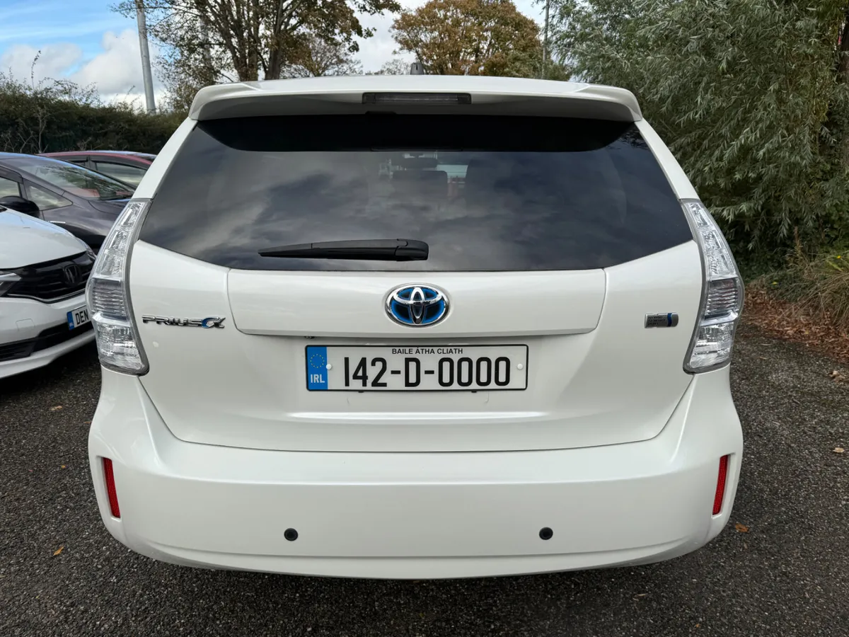 Toyota Prius 7 seats!!! - Image 4