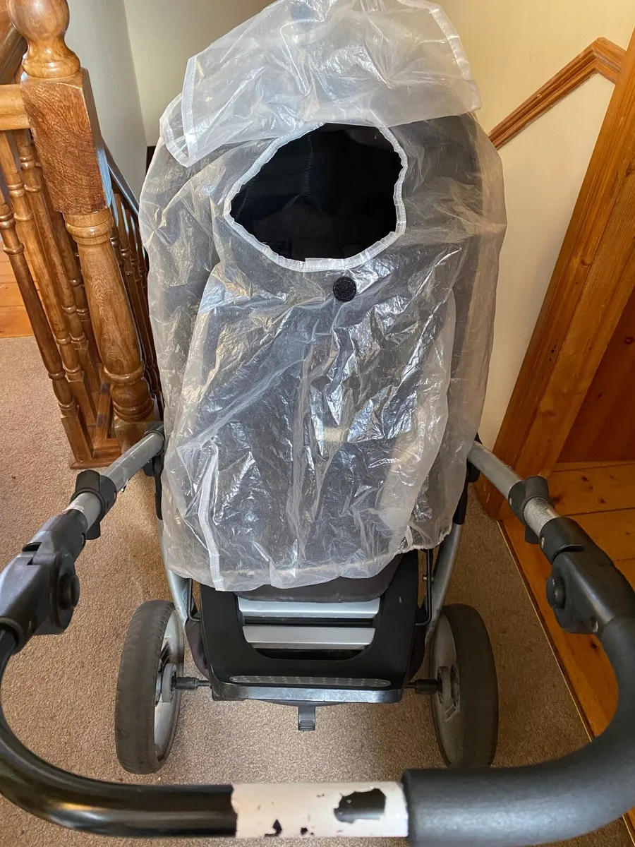 Black Teutonia 3 wheel buggy - Image 1