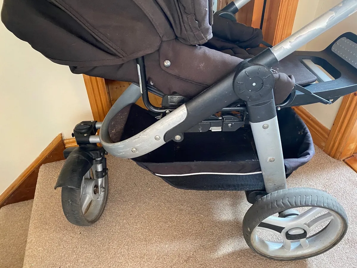 Black Teutonia 3 wheel buggy - Image 2