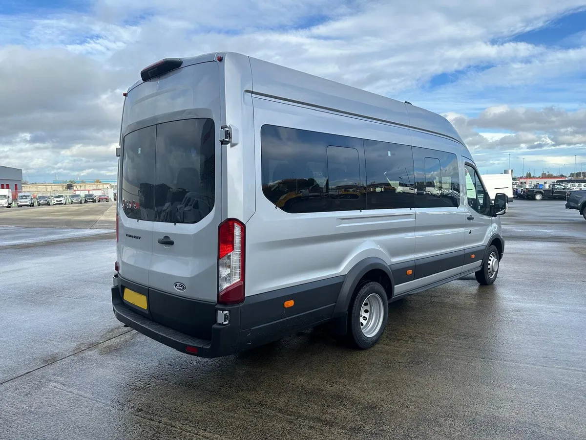 Ford Transit 350 Trend 2.0 TD 165PS – 17-Seat Bus - Image 4