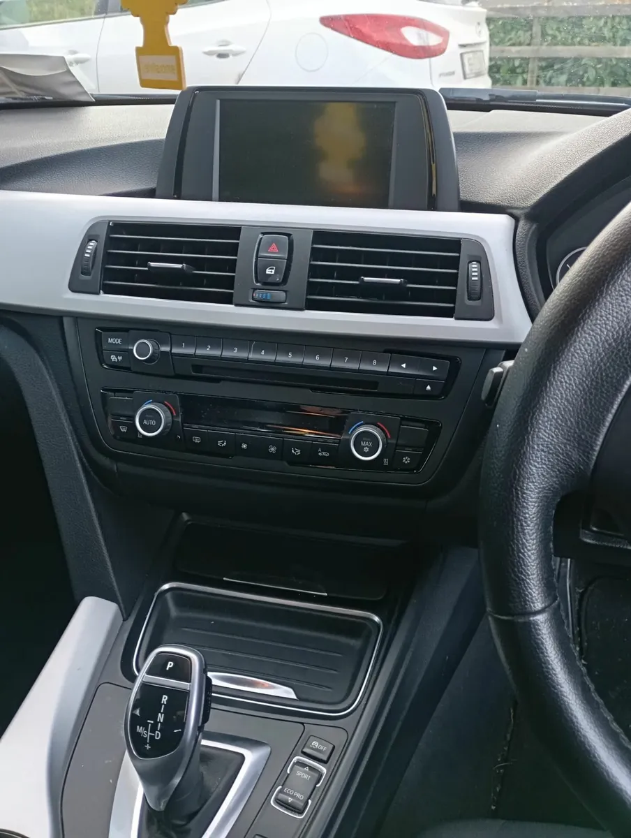 BMW 3-Series 2012 - Image 2