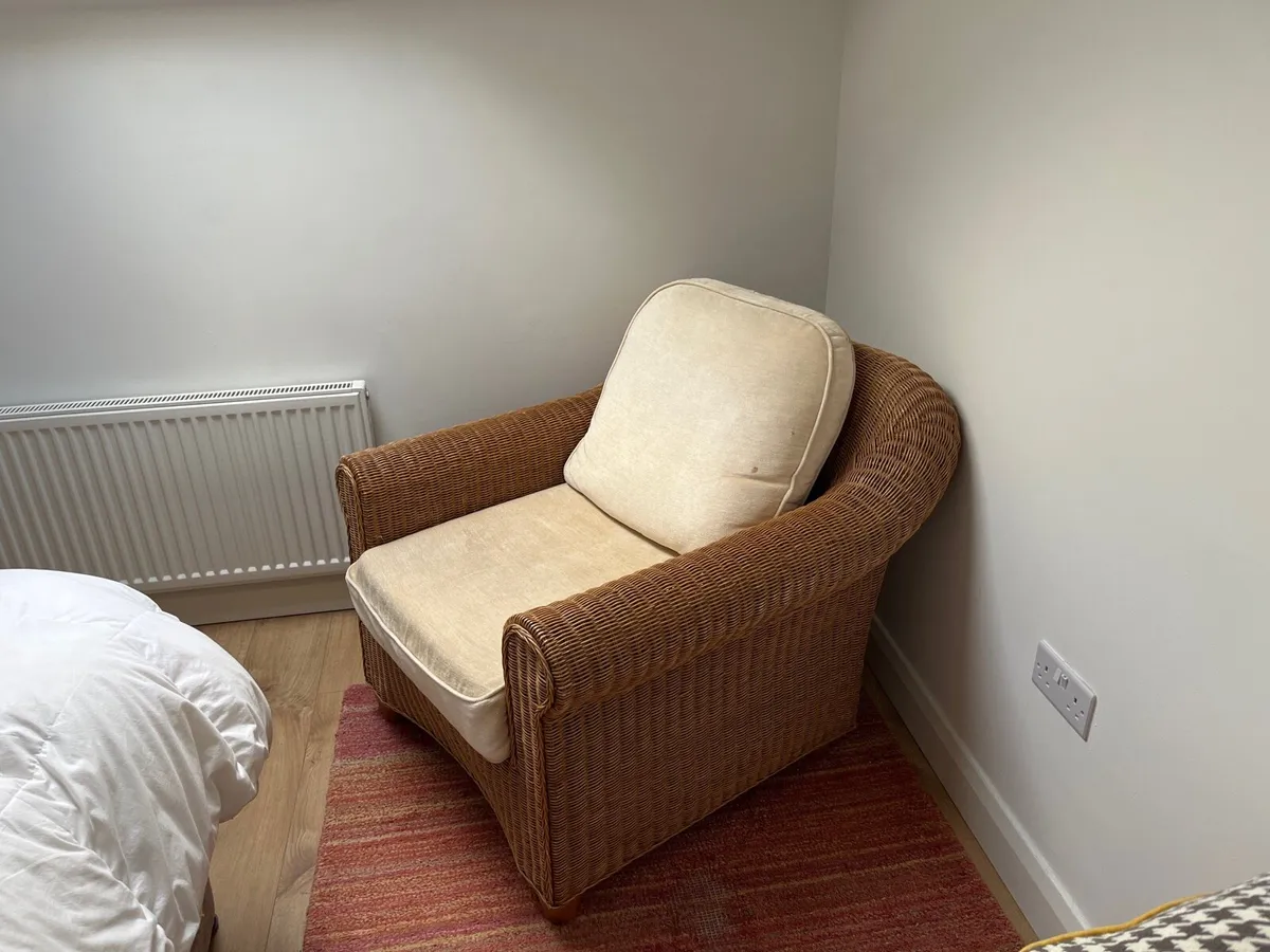 Wicker chairs - Image 2